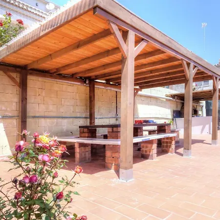 Holiday Home Alzina * 滨海略雷特